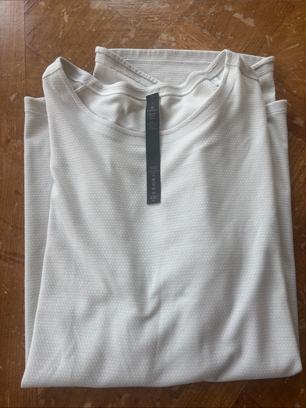 Lululemon Men's Light Gray Performance Shirt Large